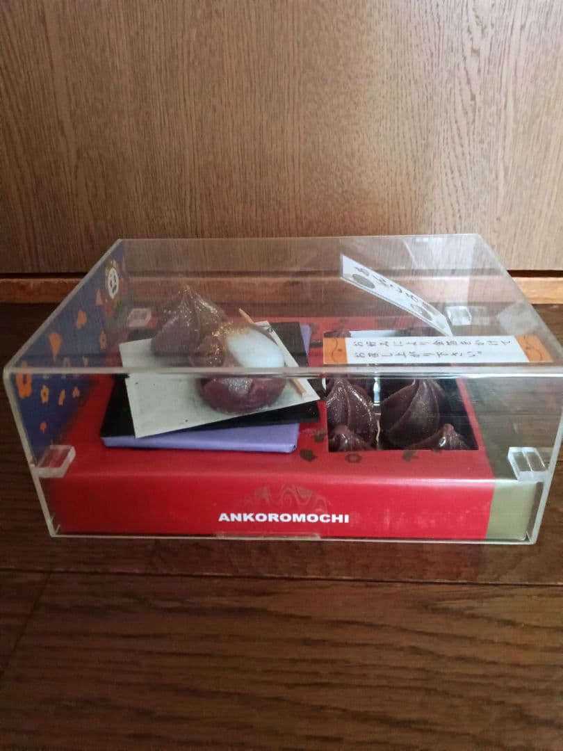 ケース付き　実物大　金沢金箔付き　ひゃくまんさんあんころ餅　食品サンプル