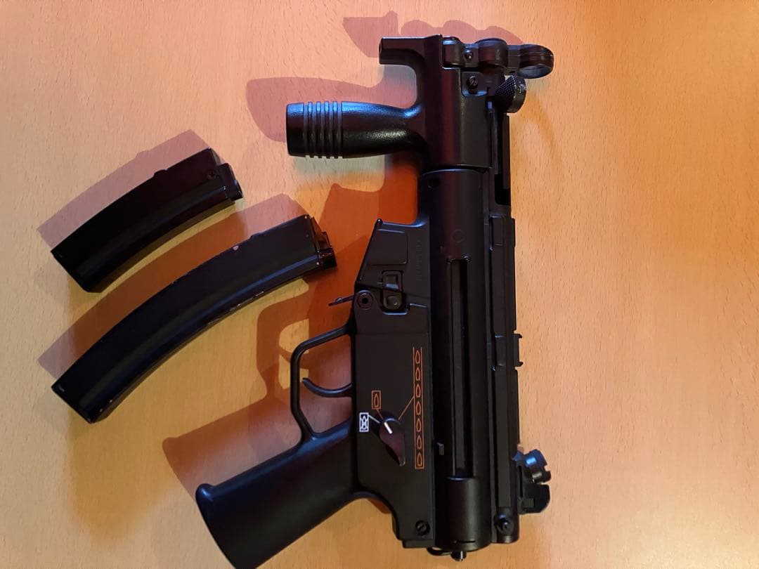 東京マルイ　電動ガンMP5クルツ　バッテリー　マガジン付き　給弾不良