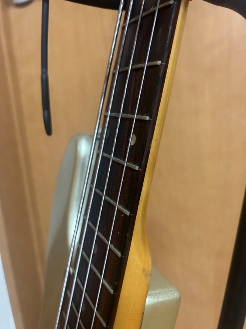 Brian by Bacchus バッカス　ゴールド ジャズベースタイプ