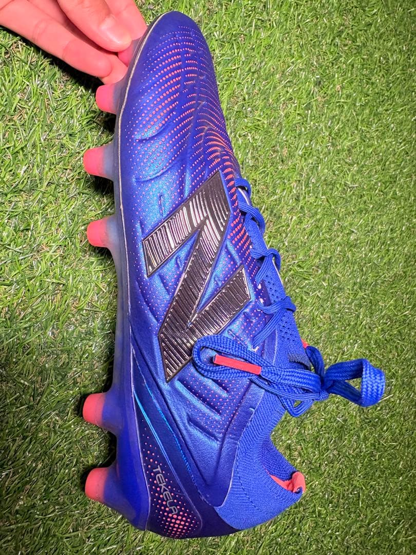 美品　New Balance サッカーシューズ スパイク 青赤