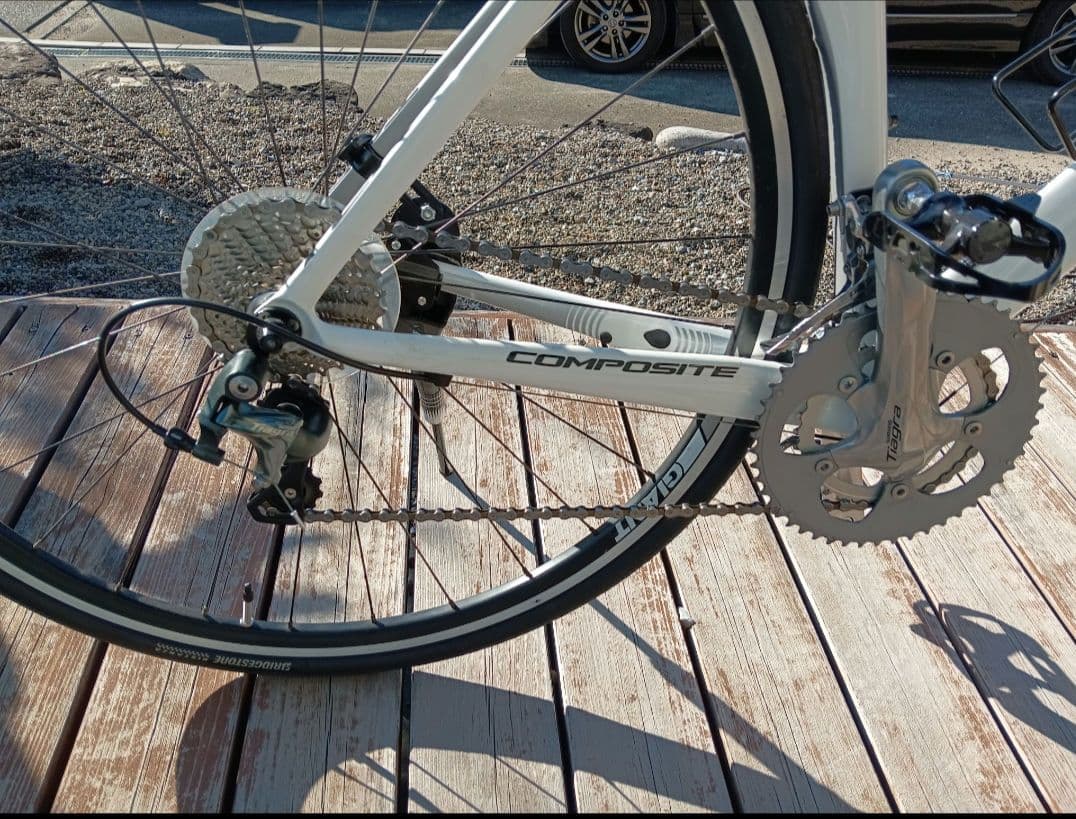 GIANT　ロードバイク　白