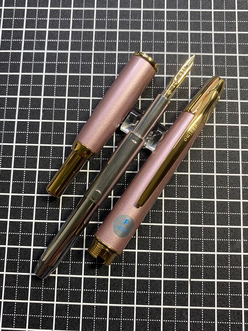 PILOT CAPLESS decimo lic-Pink 万年筆
