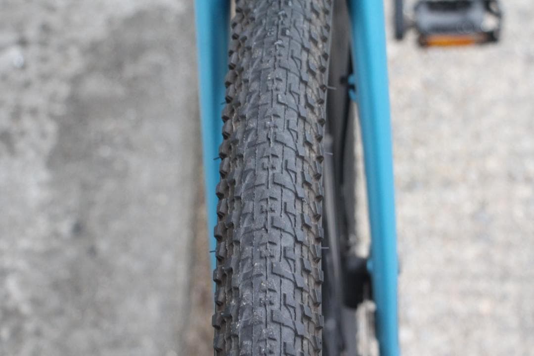 引き取り限定♪ジャイアント♪グラビエ♪ブロックタイヤでオフロードも走れます♪