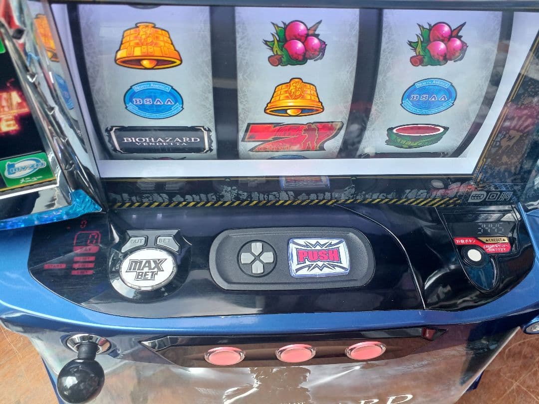 【送料無料】スマスロバイオハザード ヴェンデッタ 実機