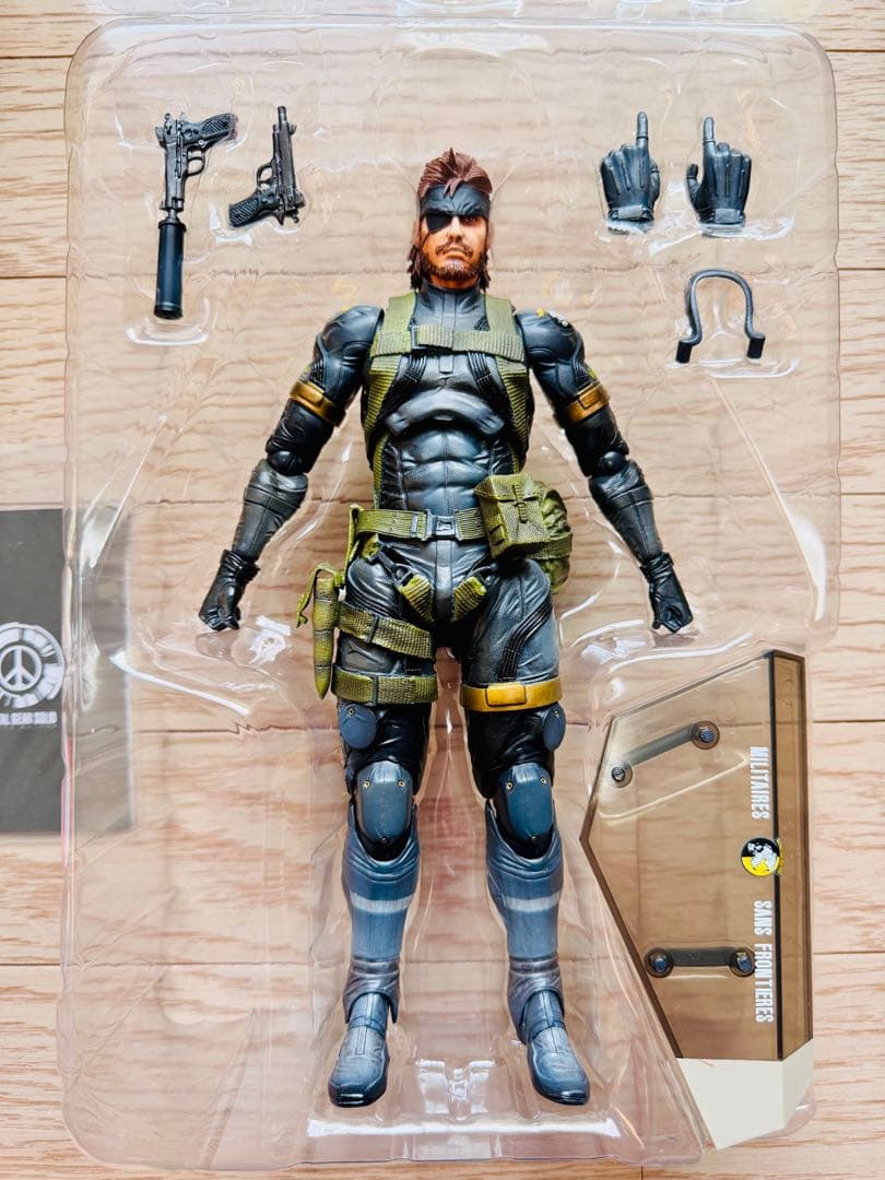 プレイアーツ改　メタルギアソリッド　ピースウォーカー　スネークスニーキングスーツ