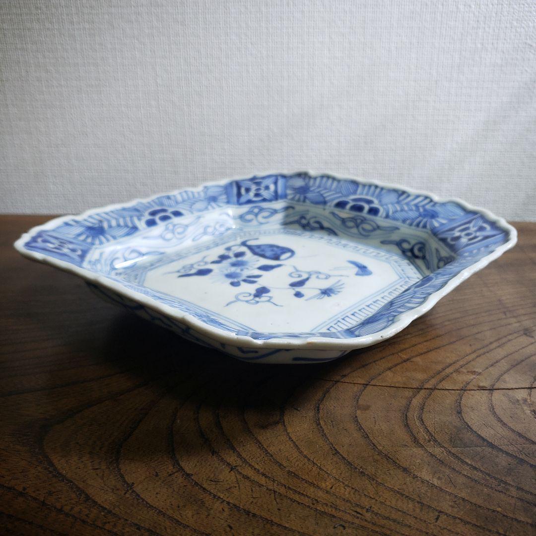 八角皿 隅切角皿 古伊万里 線描き 唐草文様 伊万里染付線描隅切角皿 訳あり