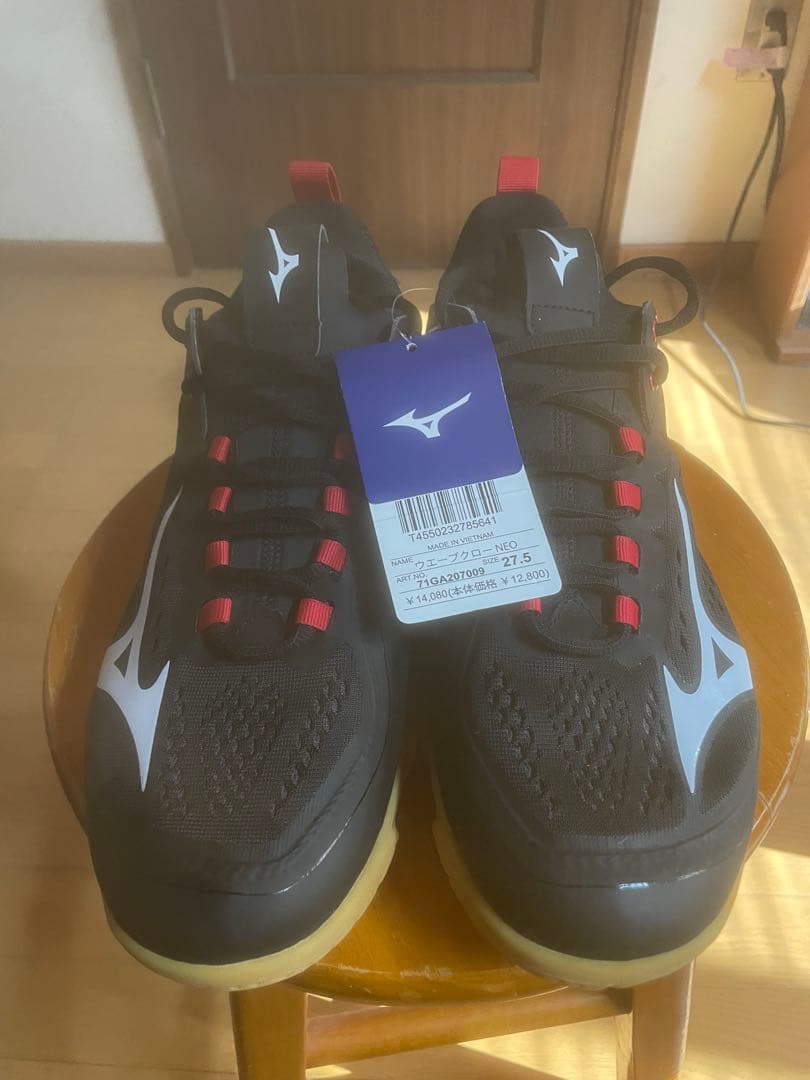 ミズノ　waveclaw neo 27.5cm 新品　ラスト１品