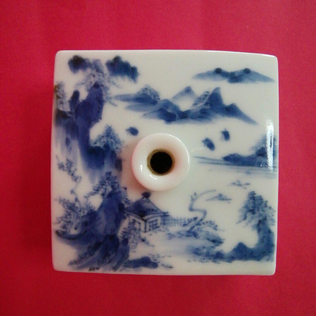 油壺磁器　古平戸染付山水図油壺　　(三川内焼)　　江戸中期　　　古伊万里