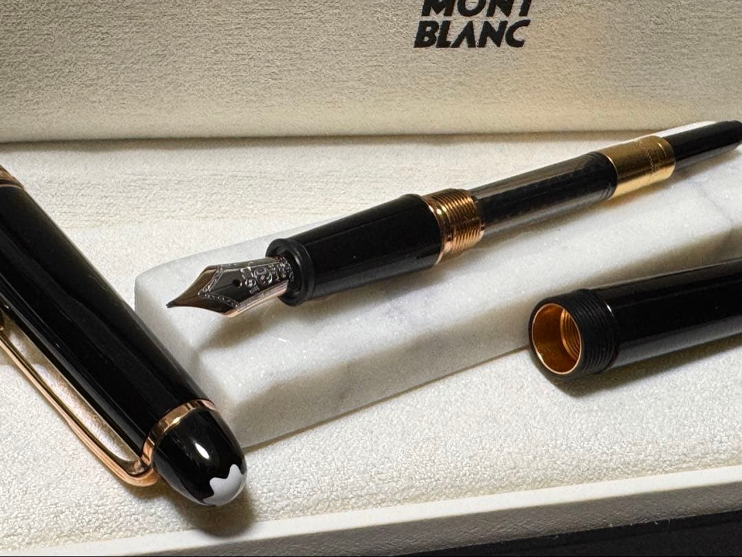 【新品未使用】モンブランローズゴールドコートマイスターシュテュック145 万年筆