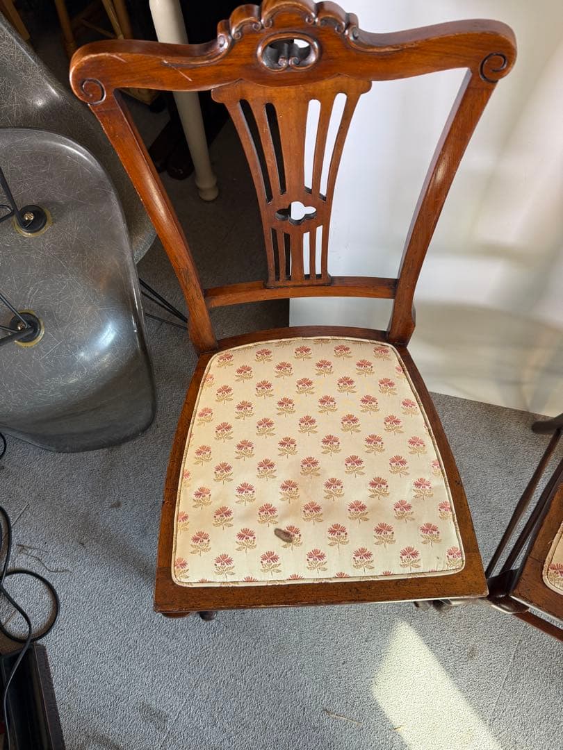 英国製 アンティーク ダイニングチェア 2脚 猫脚 透かし彫 クイーンアン様式