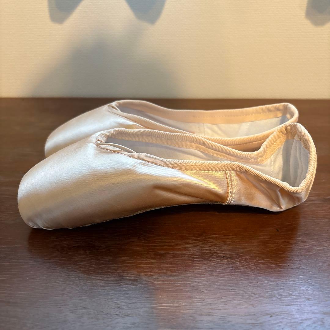 Nikolayトゥシューズ 3007proサイズ5 1/2 幅XXX 硬さM