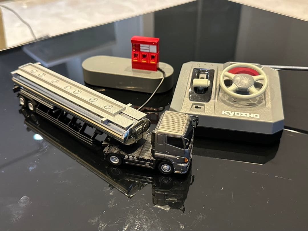 京商1/64 日野プロフィアトラクタアルミタンクトレーラー