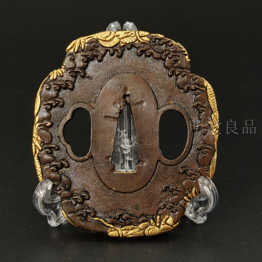 XG93　日本刀装具　刀鍔　龍の図　銅地　細工　絵金銀　刀剣美術　武道具