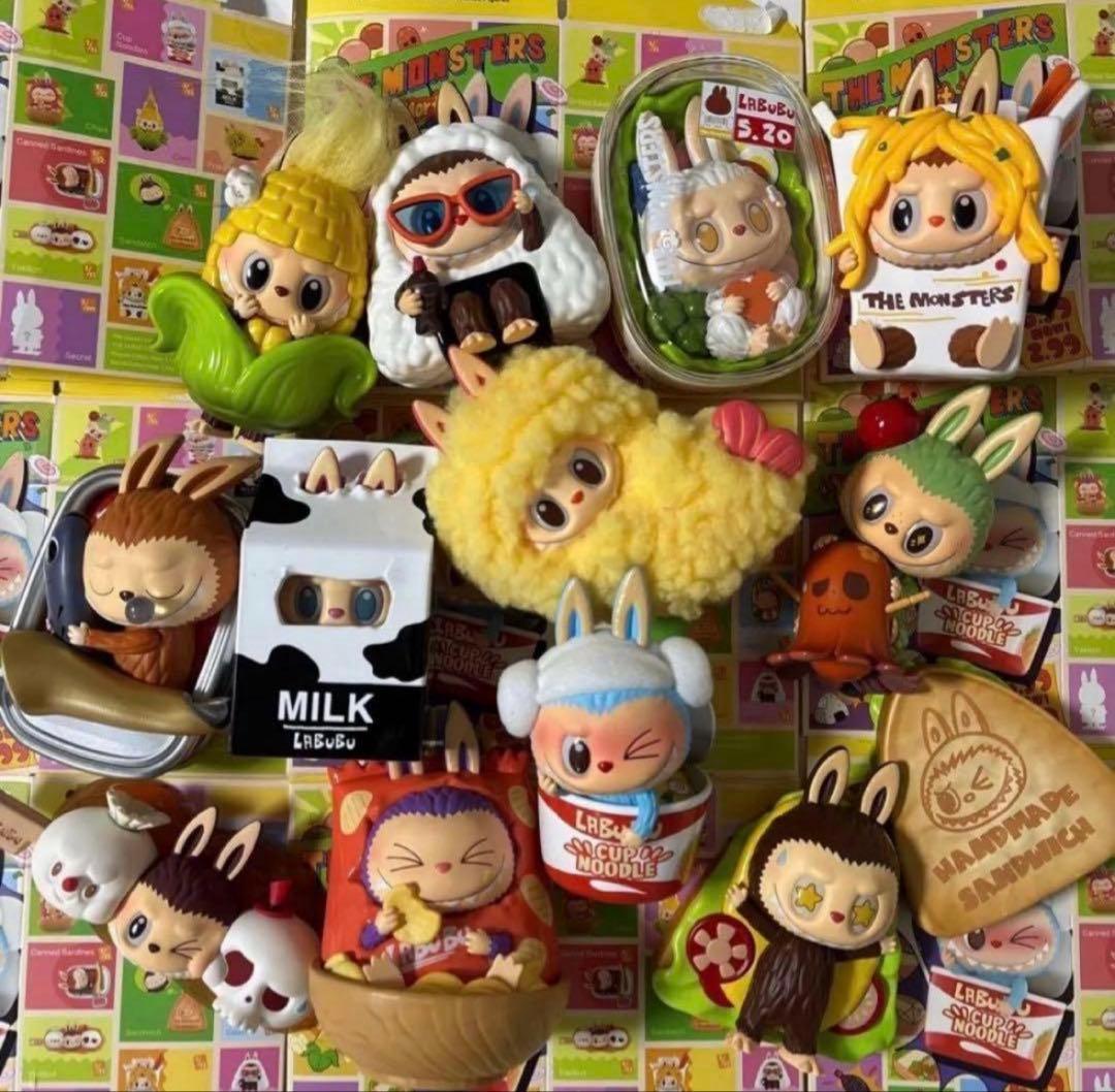 wacky mart ラブブ　フィギュアケース付き