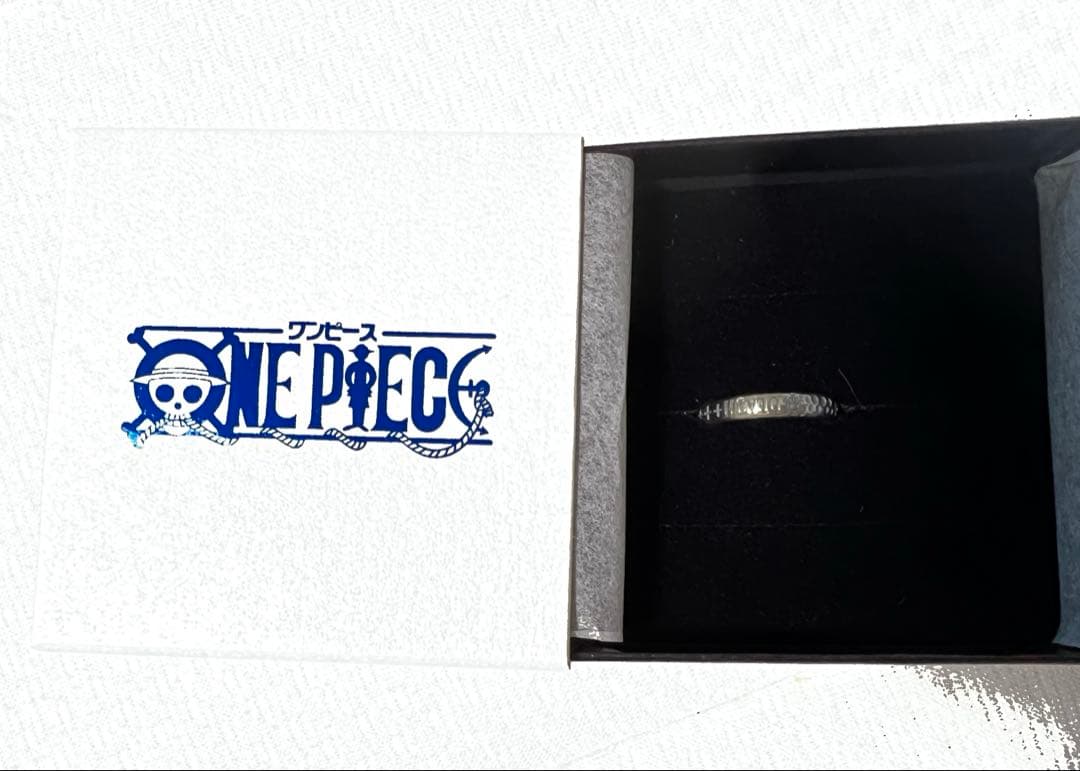 ワンピース　トラファルガー・ロー　コラボ　ホワイトクローバー　指輪