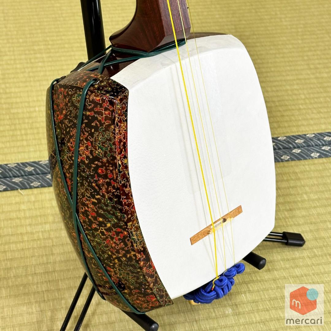 新品 津軽三味線 本体 紅木 太棹 展示品 新品軽量ケース付 新津01