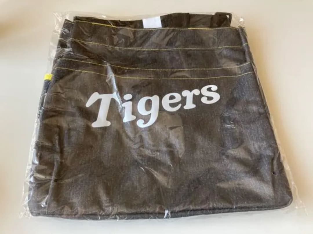 阪神タイガース2WAYデニムトートバック　プレゼント付き