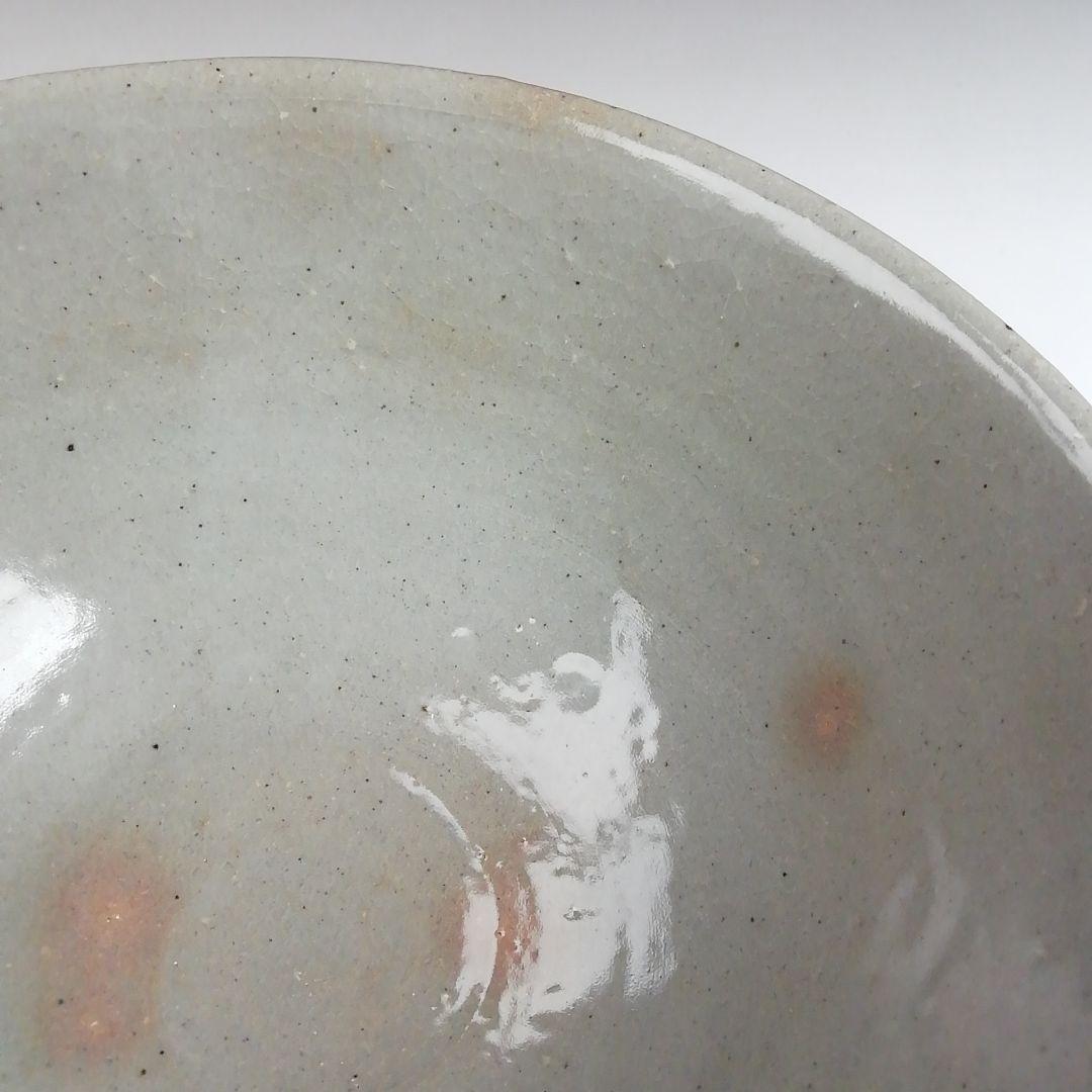 Ｔ８７１　茶碗　『銹絵　草花文』『通次阿山 造』　共箱　抹茶碗　茶道具