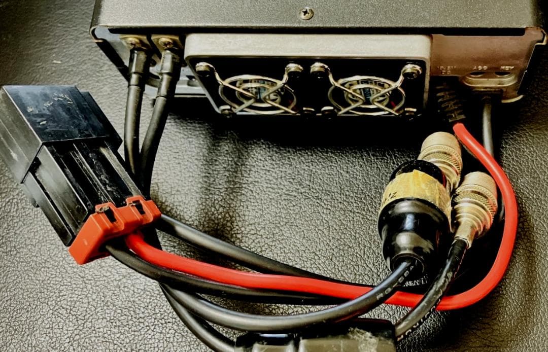 トランシーバー YAESU FT-100DM (50W)