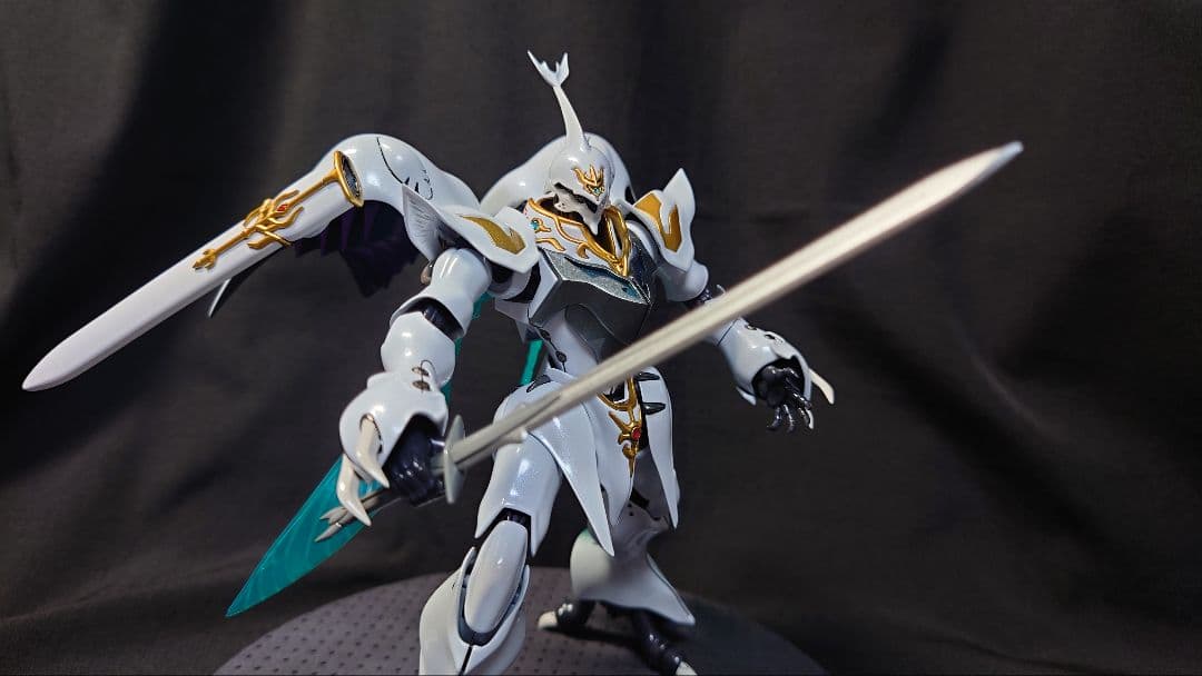 バンダイ　HGサーバイン　塗装済完成品