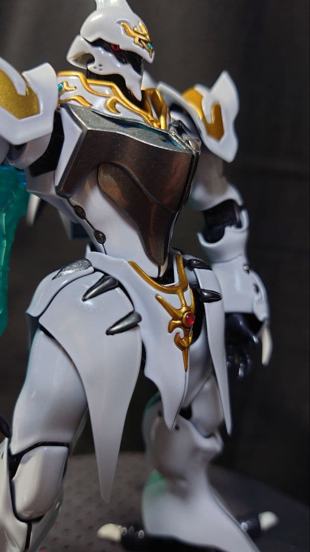 バンダイ　HGサーバイン　塗装済完成品