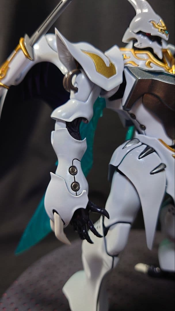 バンダイ　HGサーバイン　塗装済完成品