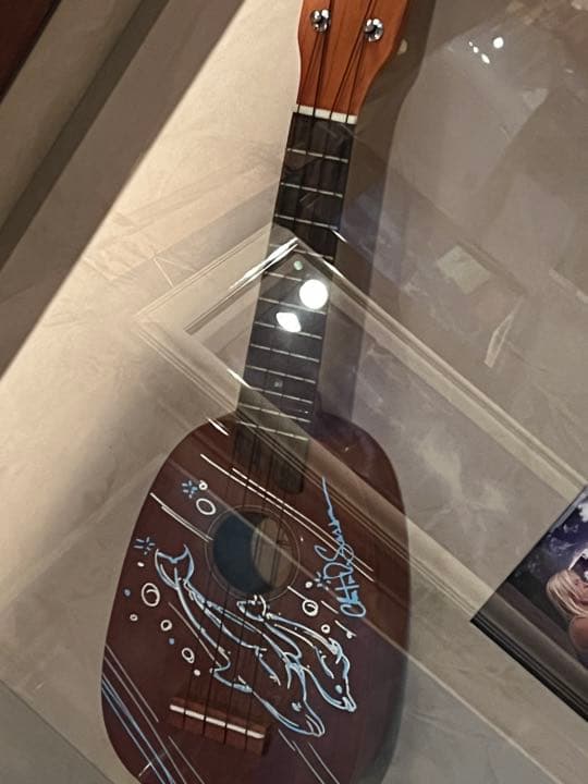 ラッセン　ウクレレ　アールビバン