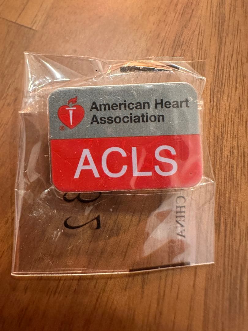 新品未使用　ACLS BLS ピンバッジ