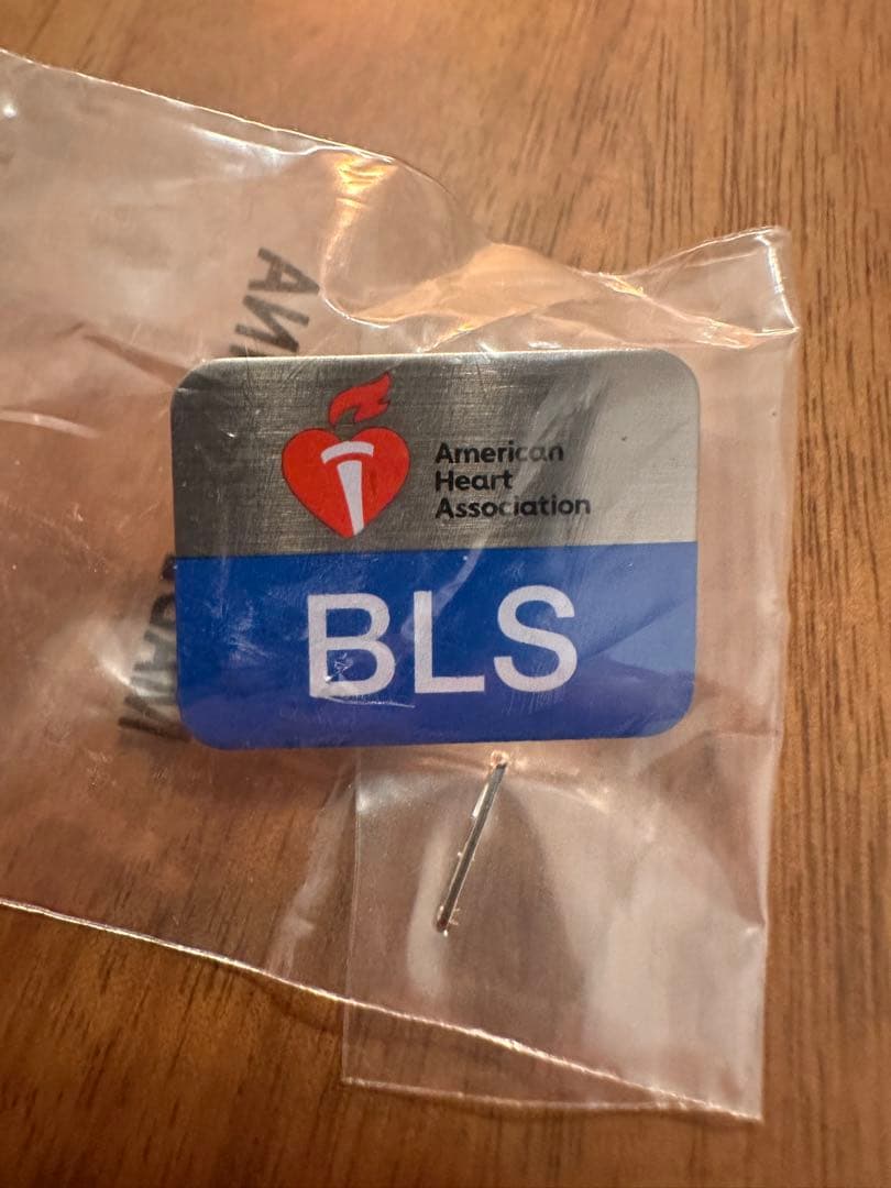 新品未使用　ACLS BLS ピンバッジ
