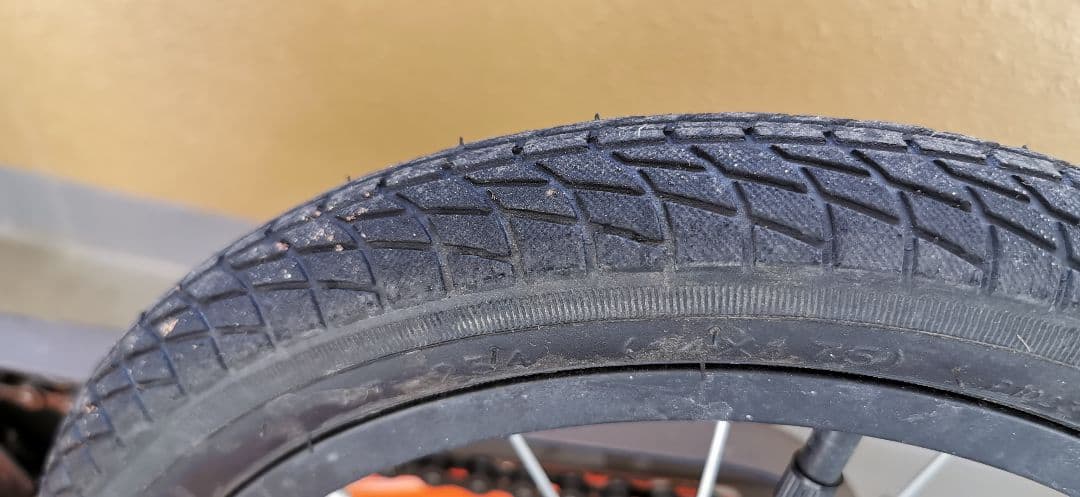 ストライダー14x（オレンジ）