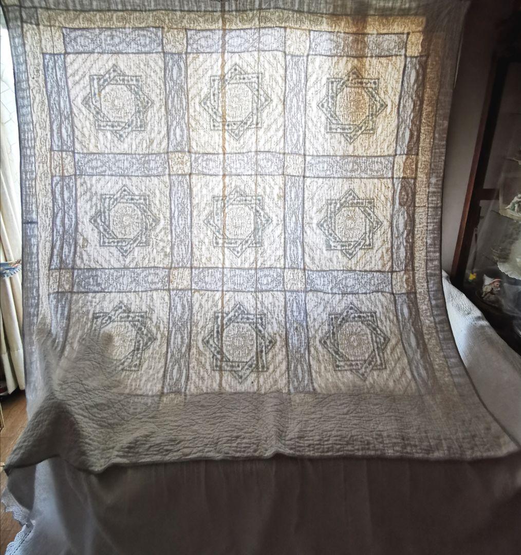 アンティーク 星 風車パッチワーク 小花青磁色刺繍 ふんわりダブルフェイスキルト