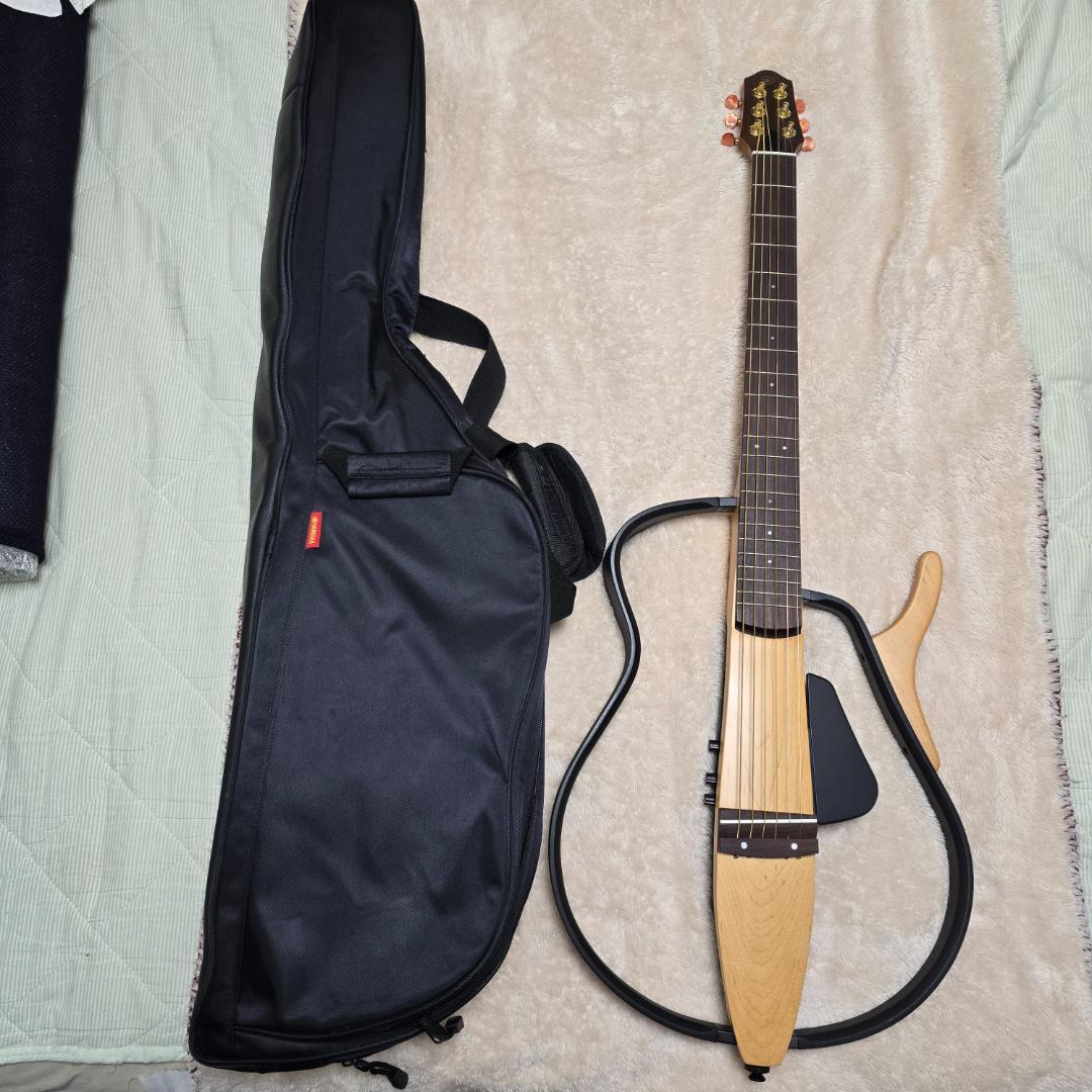 ヤマハ サイレントギター SLG-100S（チューナー、専用ケース、スタンド付）