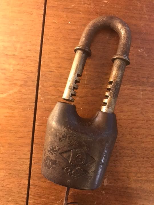 アンティーク　南京錠