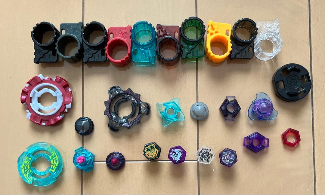 メタルファイトベイブレード36個まとめ売り(ランチャー、パーツ、シール付き)