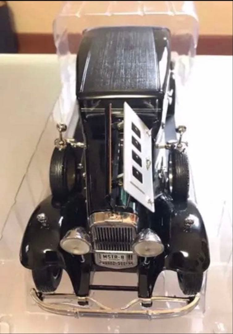 1/18 オートワールド ピアレスマスター8セダン1931 限定1500