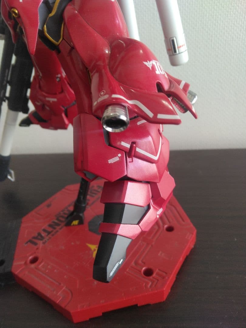 ガンプラ　MG シナンジュ 全塗装完成品　バズーカ　専用台座付