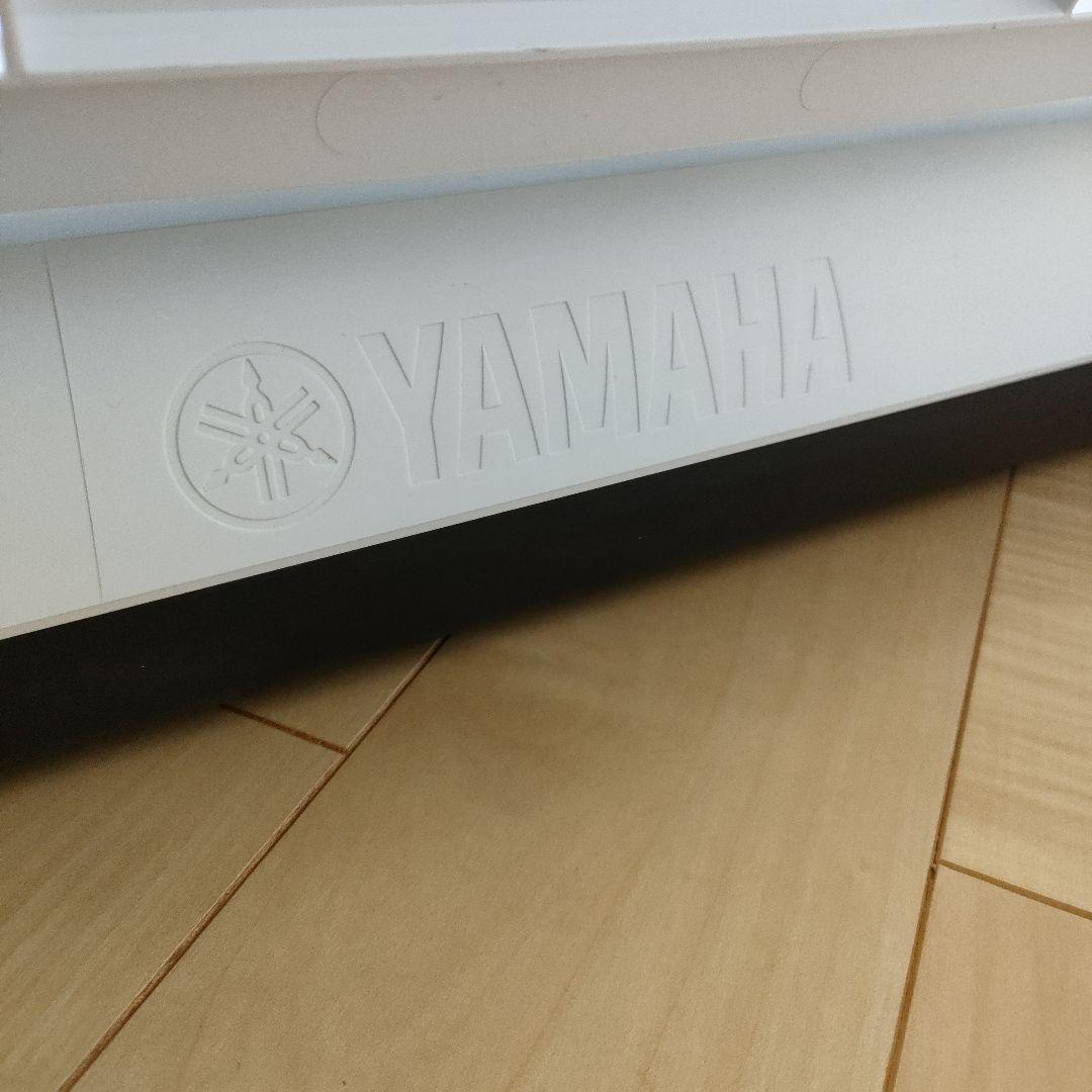 【送料込】 ヤマハ　ピアジェーロ　61鍵　ホワイト　電子ピアノ　美品　台椅子つき