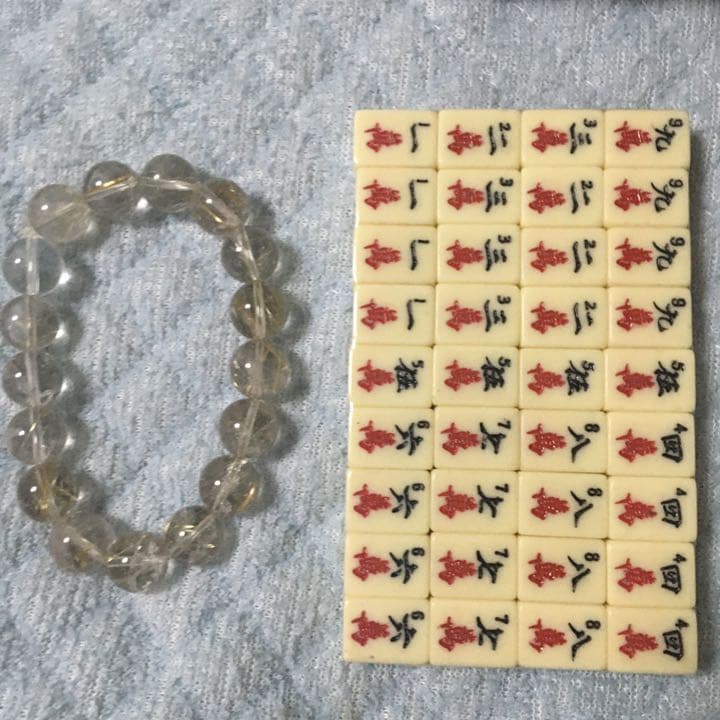 新品ですが、自宅保存の為、箱がやや汚れあり