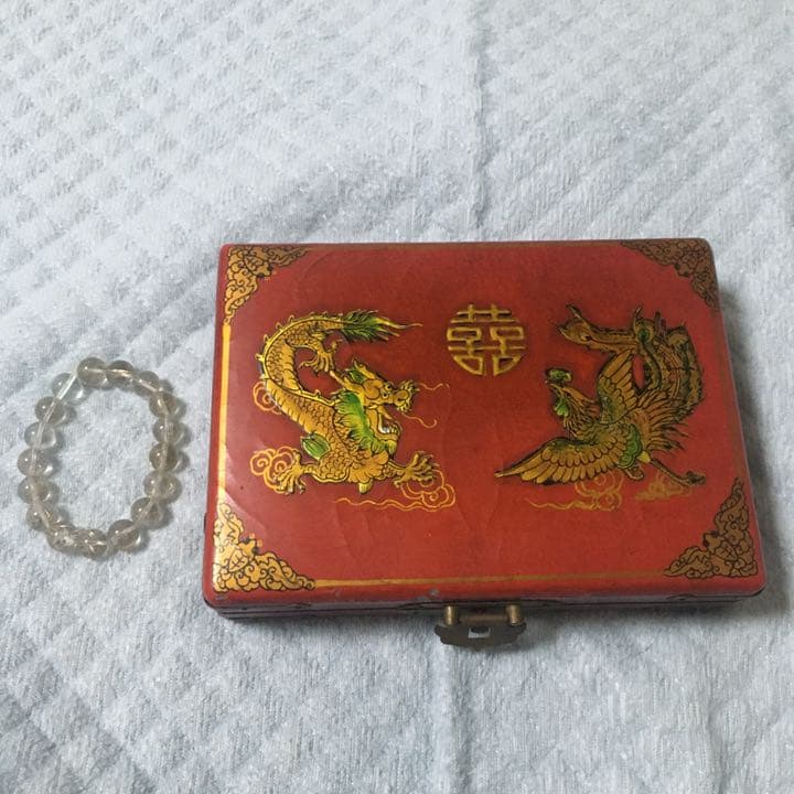 新品ですが、自宅保存の為、箱がやや汚れあり