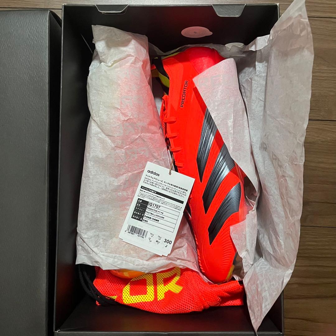 【30.0cm】プレデター エリート FT FG / 天然芝用 ソーラーレッド