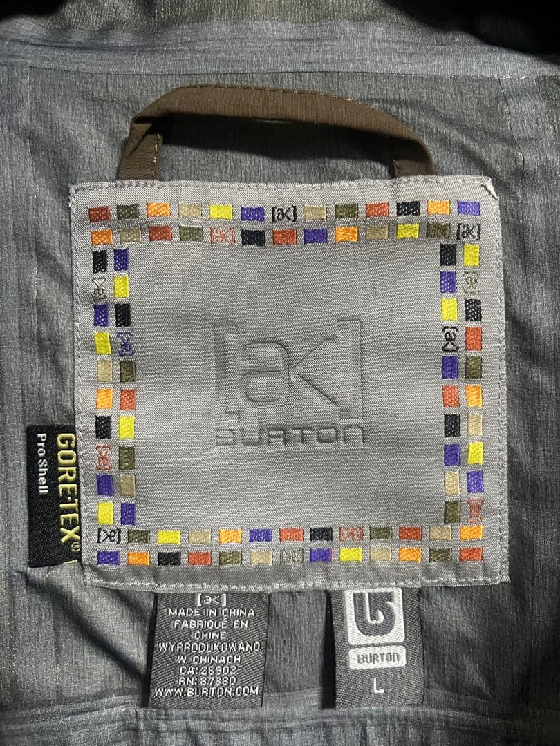 BURTON [ak] GORE-TEX 3レイヤーフーバージャケット ブラウン