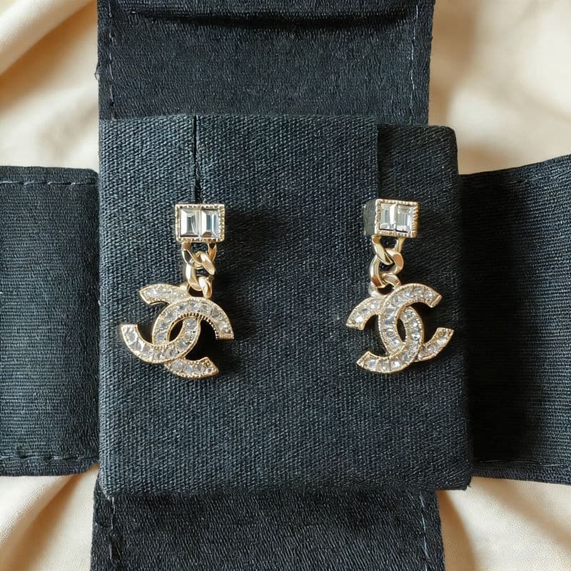 CHANEL CCロゴが可愛い ピアス