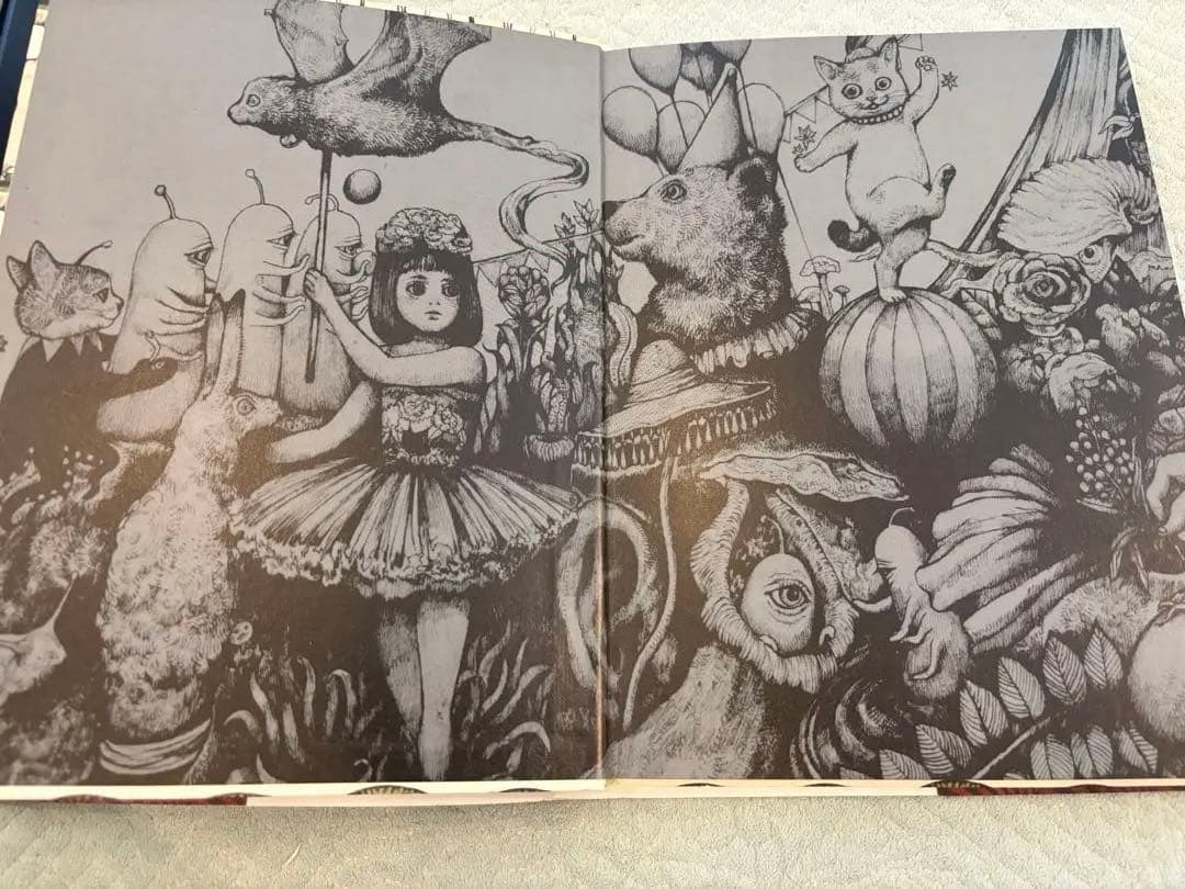 ヒグチユウコ サーカス展限定　画集&プレート　ひとつめちゃんフィギュア