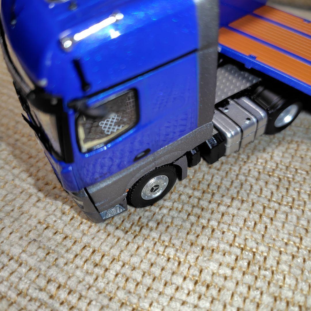 Mercedes-Benz ギガスペース スケーラブルトレーラーブルー