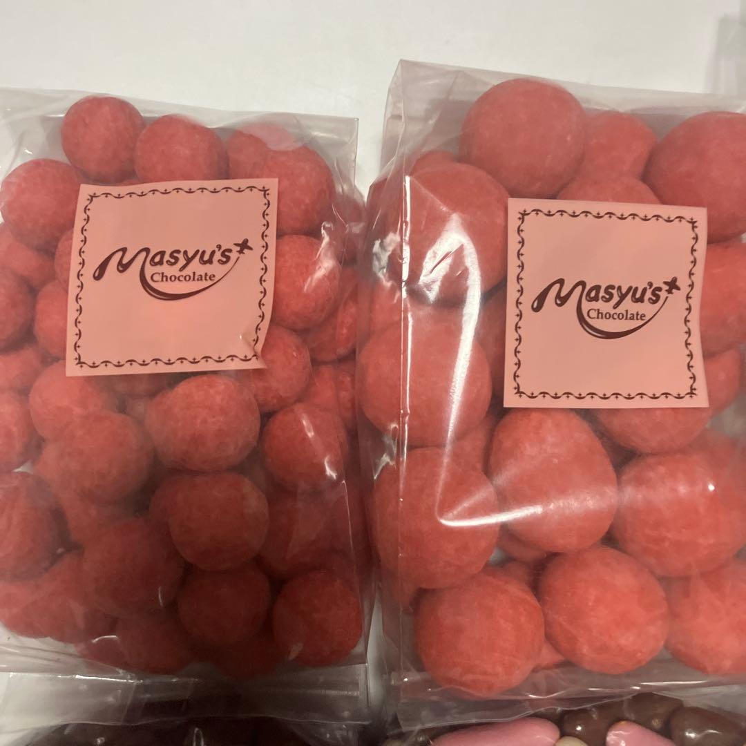 限定マシューのチョコレート8個詰め合わせバレンタイン 苺のフリーズドライ苺チョコ