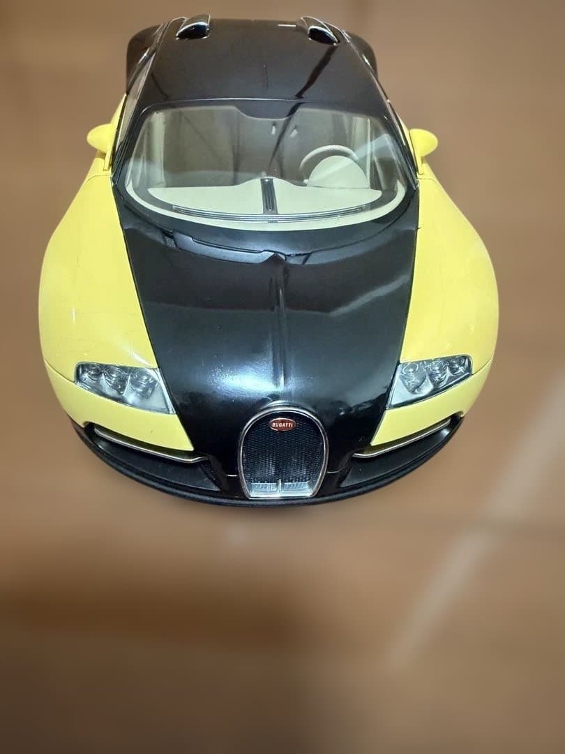 オートアートBugatti Veyron ミニカー 1/18シリアル番号付き