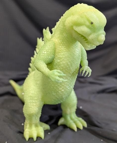 雛型ゴジラ検討用第一案（ウロコゴジラ）蓄光ポリレジンスタチュー限定300個