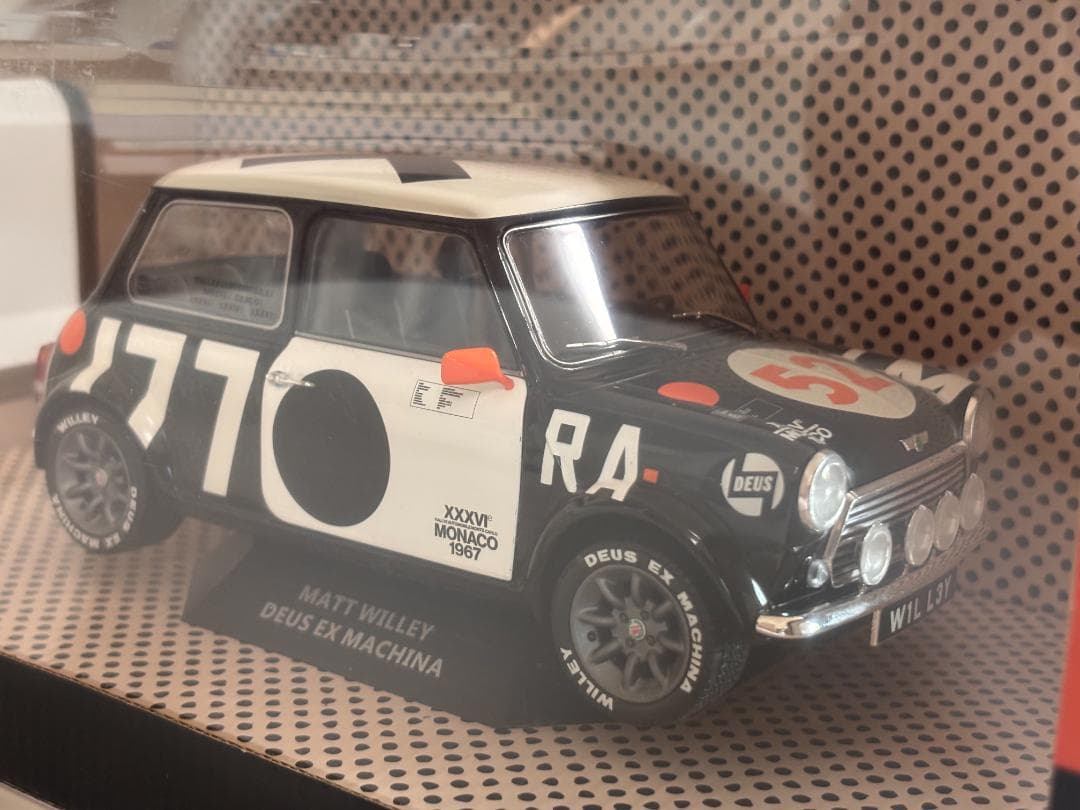 まうそ様・DEUS デウス x マット・ウィリー ソリド 1/18 モデル