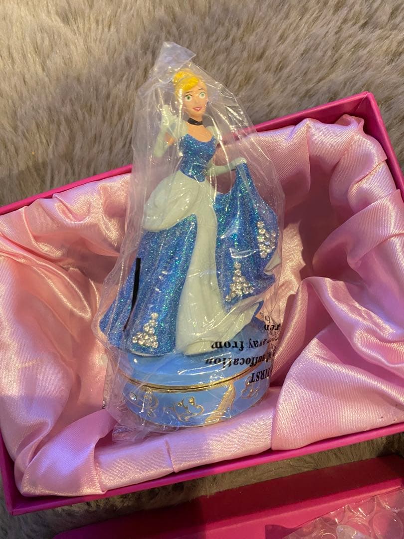 Disney Cinderella シンデレラ フィギュア スワロフスキー