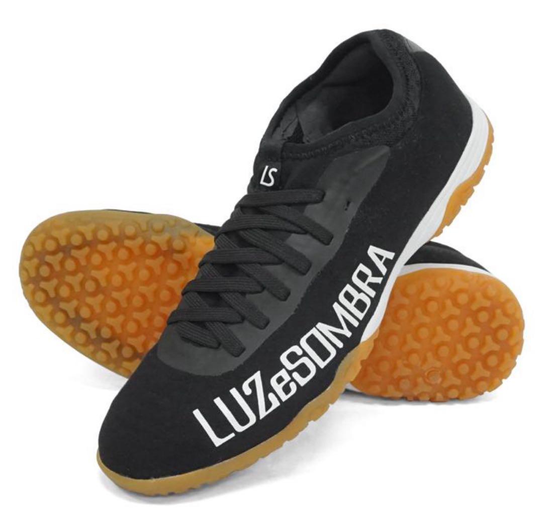 Luz e Sombra ブラック サッカーシューズ